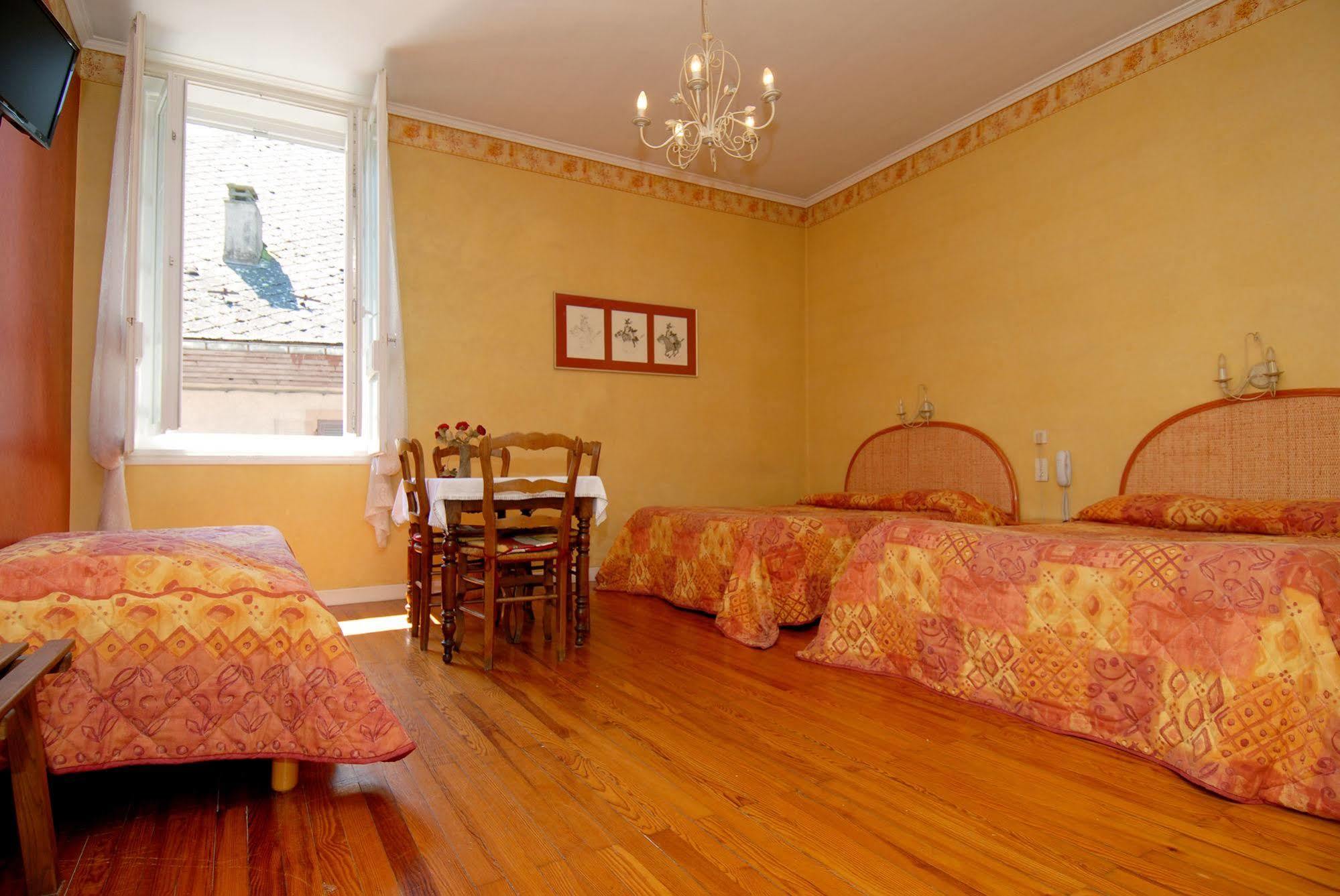 Hotel George Montmélian Dış mekan fotoğraf