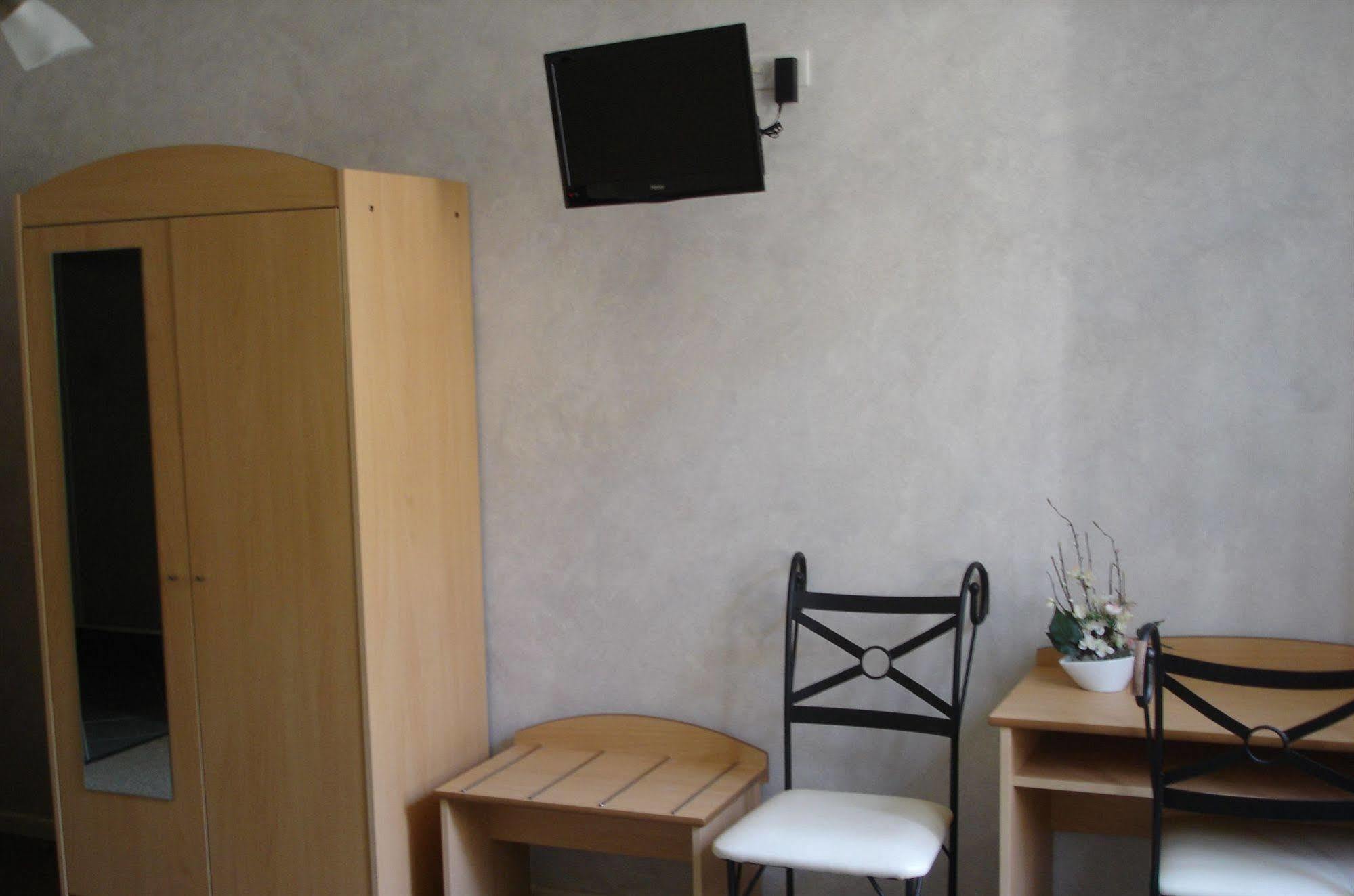 Hotel George Montmélian Dış mekan fotoğraf