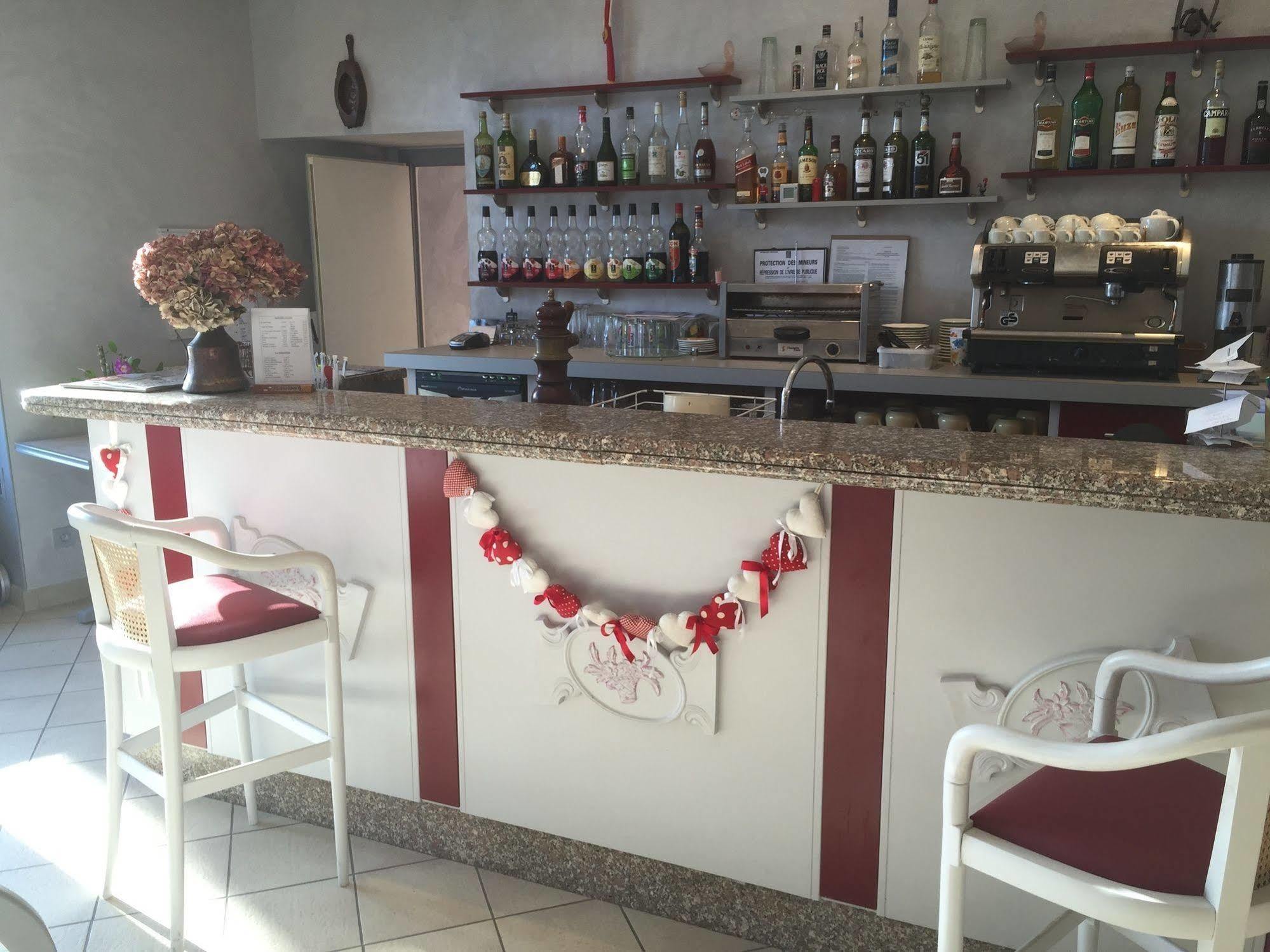 Hotel George Montmélian Dış mekan fotoğraf